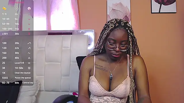 Snapshot of Candy_Williamss chatting on April 21, 7:39 pm Candy Williamss online show from April 21, 7:39 pm