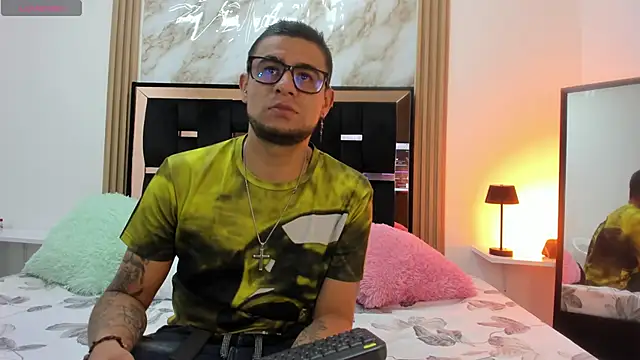 Nickk 21  online show from May 4, 1:40 pm