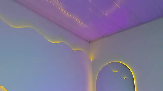 Snapshot of MiaMalcova__ chatting on May 1, 8:35 pm MiaMalcova online show from May 1, 8:35 pm