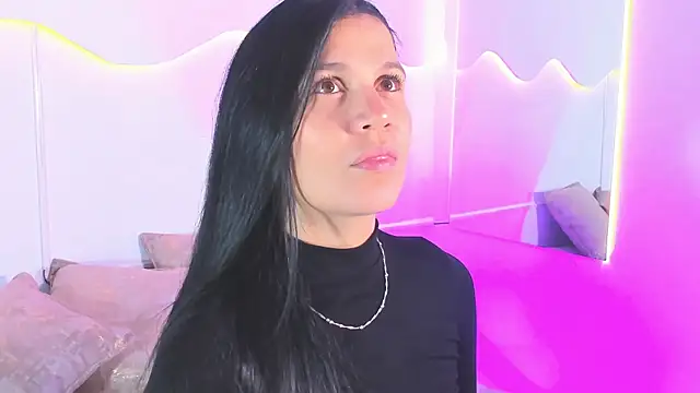 Snapshot of MiaMalcova__ chatting on May 4, 8:16 pm MiaMalcova online show from May 4, 8:16 pm
