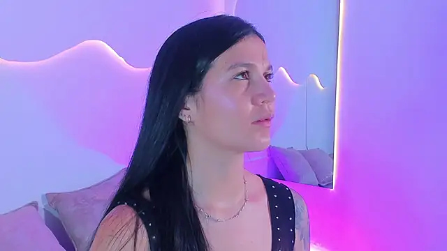 Snapshot of MiaMalcova__ chatting on May 7, 8:03 pm MiaMalcova online show from May 7, 8:03 pm
