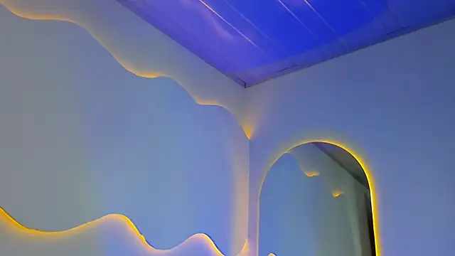 Snapshot of MiaMalcova__ chatting on May 13, 9:44 pm MiaMalcova online show from May 13, 9:44 pm