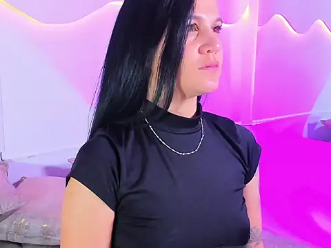 Snapshot of MiaMalcova__ chatting on May 16, 7:01 pm MiaMalcova online show from May 16, 7:01 pm