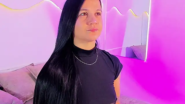 Snapshot of MiaMalcova__ chatting on May 24, 10:09 am MiaMalcova online show from May 24, 10:09 am