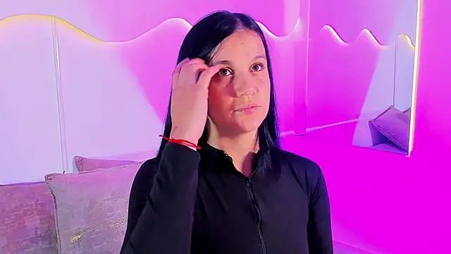 Snapshot of MiaMalcova__ chatting on June 2, 8:22 pm MiaMalcova online show from June 2, 8:22 pm