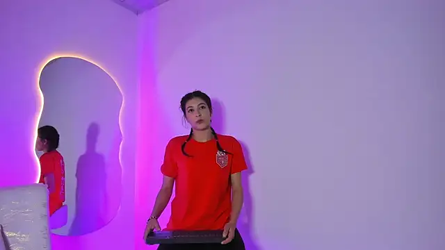 AdharaHamilton  online show from April 20, 12:57 am