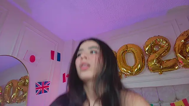 SophieBuitrago online show from June 16, 7:05 pm