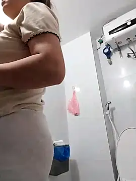 Cong2211 online show from April 18, 10:32 pm