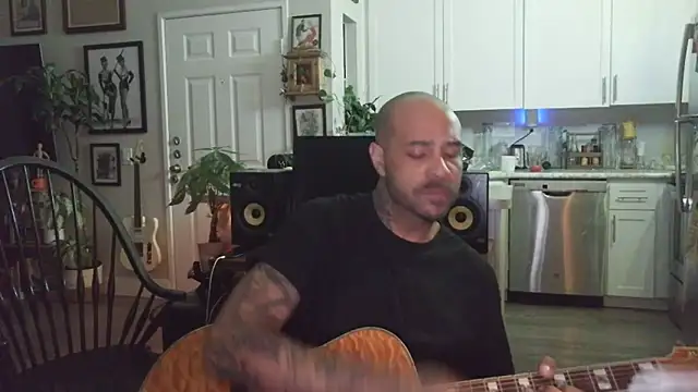 bbcdelux online show from April 19, 8:02 am