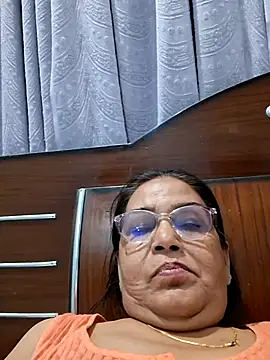 Shalini3456 online show from June 4, 5:30 pm