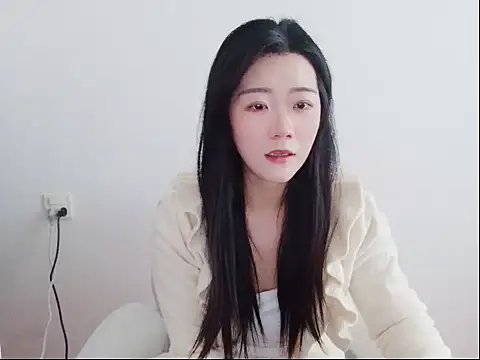 Snapshot of adc65825 chatting on April 16, 8:26 am adc65825 online show from April 16, 8:26 am