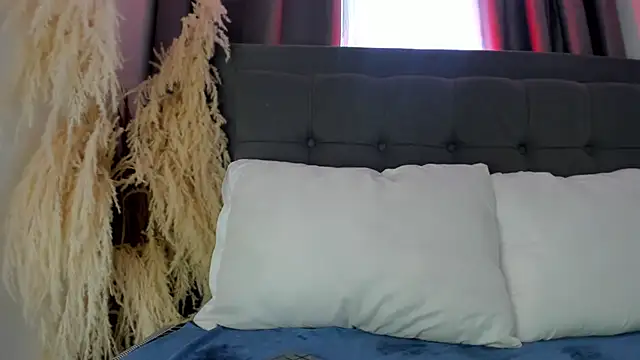 hanna-baker01 online show from May 25, 3:29 pm