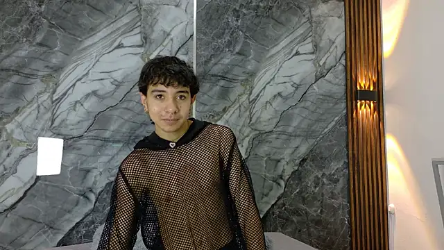 Snapshot of NoahWalker__ chatting on April 27, 11:08 am NoahWalker online show from April 27, 11:08 am