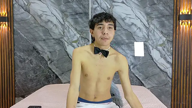 Snapshot of NoahWalker__ chatting on May 7, 3:45 am NoahWalker online show from May 7, 3:45 am