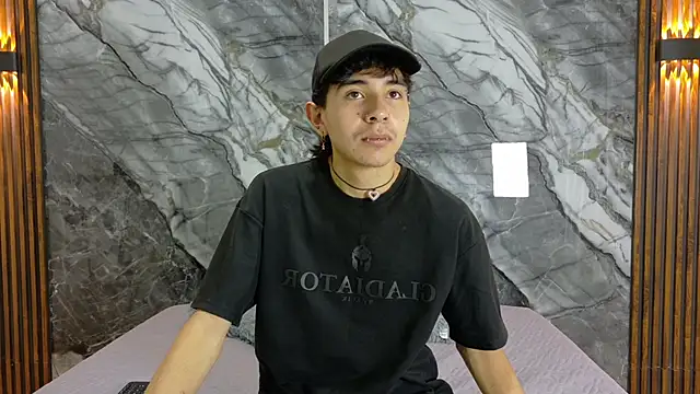 Snapshot of NoahWalker__ chatting on May 8, 11:04 am NoahWalker online show from May 8, 11:04 am