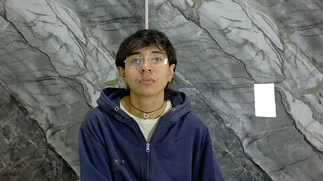 Snapshot of NoahWalker__ chatting on May 12, 11:07 am NoahWalker online show from May 12, 11:07 am