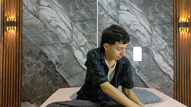 Snapshot of NoahWalker__ chatting on June 5, 11:16 am NoahWalker online show from June 5, 11:16 am