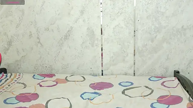 taylor gil0 online show from July 9, 1:37 pm