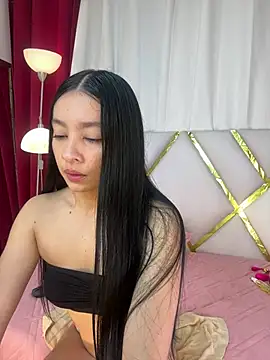 Snapshot of Lila-pinkky chatting on April 27, 12:03 pm Lila-pinkky online show from April 27, 12:03 pm