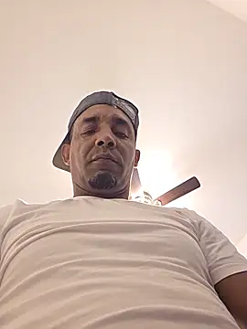 Snapshot of Elmapu12 chatting on May 25, 10:05 pm Elmapu12 online show from May 25, 10:05 pm