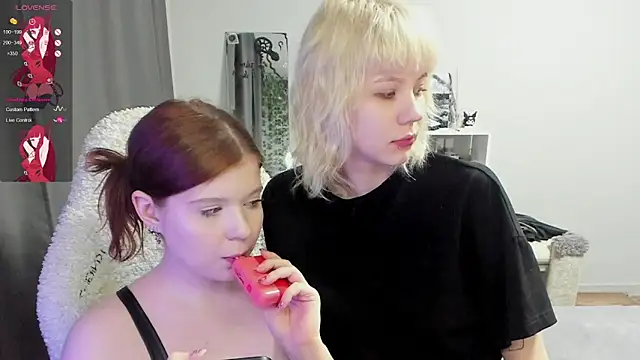 DivaDaisies online show from April 17, 8:34 pm