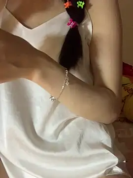 Snapshot of Summ_vn chatting on June 24, 7:51 am Summ vn online show from June 24, 7:51 am