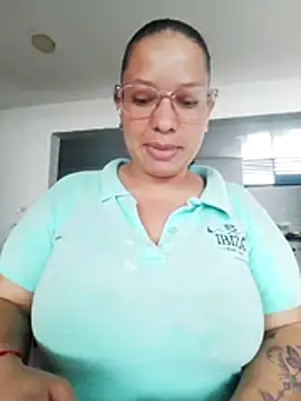 DivaCaliente1 online show from May 10, 10:04 pm