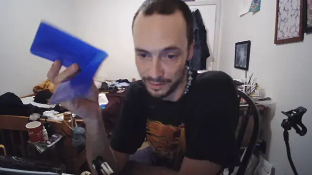 Snapshot of JohnnyMoves chatting on July 2, 5:46 am JohnnyMoves online show from July 2, 5:46 am