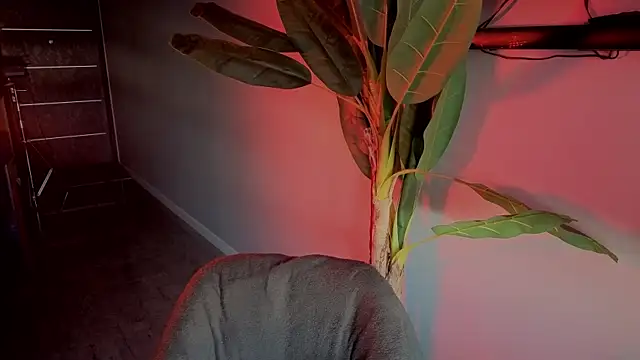 ShowmeYourfetish online show from May 21, 4:30 am