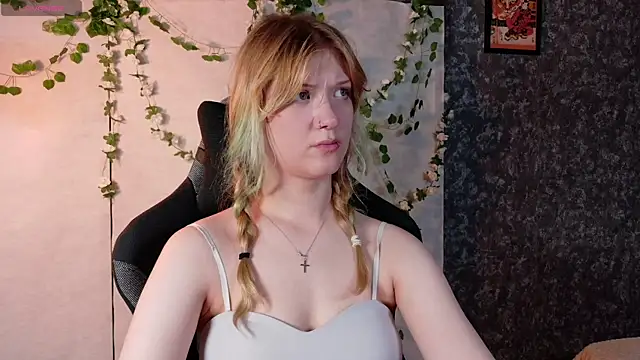 Lina Wi online show from July 3, 8:15 pm