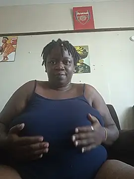 PrettyMissB online show from June 8, 8:15 am