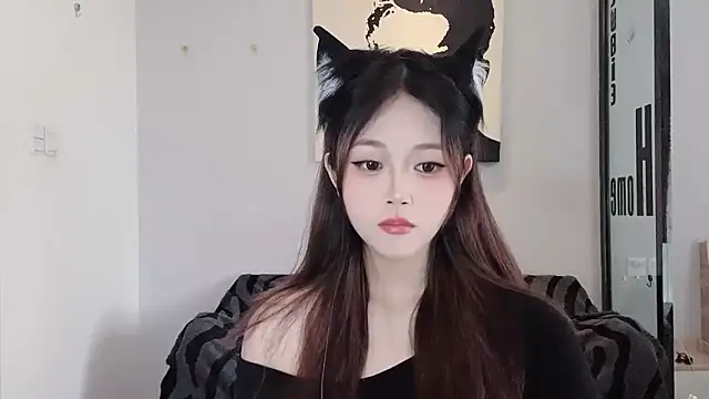 Snapshot of KiKi-011 chatting on June 19, 5:01 am KiKi-011 online show from June 19, 5:01 am