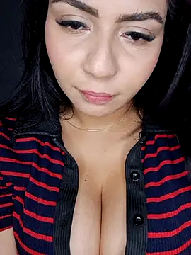 Snapshot of LucyWild8 chatting on July 5, 11:45 pm LucyWild8 online show from July 5, 11:45 pm