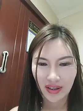 Snapshot of tongtong789 chatting on May 11, 12:33 pm tongtong789 online show from May 11, 12:33 pm