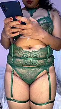 Snapshot of yamee__ chatting on July 16, 6:14 pm yamee online show from July 16, 6:14 pm