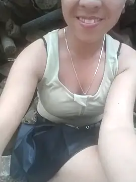 Snapshot of Zara-Lina chatting on April 25, 10:40 am Zara-Lina online show from April 25, 10:40 am