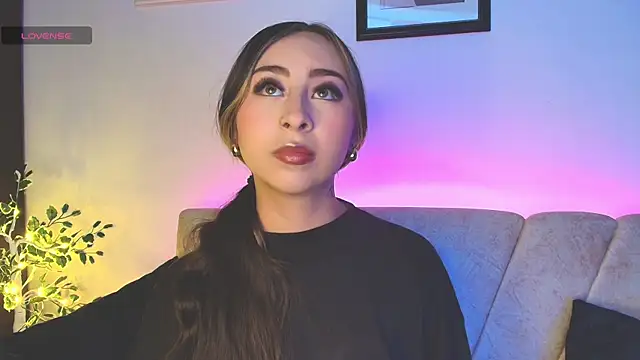 Cloe martinezz  online show from April 25, 5:21 am