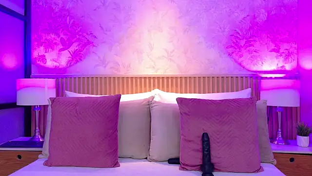Darcy glow  online show from June 7, 1:48 pm