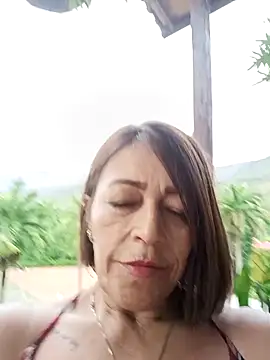 Snapshot of Jein_Palacios chatting on May 6, 8:14 pm Jein Palacios online show from May 6, 8:14 pm