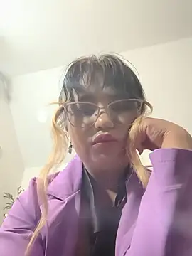 BelleVivianne online show from June 4, 1:06 pm