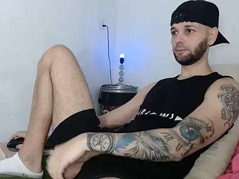 geremi12345 online show from July 5, 10:39 pm