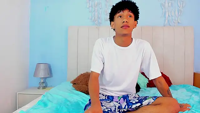 NoahBull19 online show from April 16, 10:56 pm