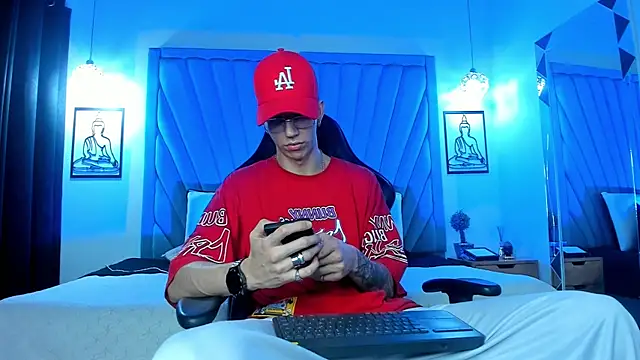 OliverThompsonJS online show from July 25, 4:21 am