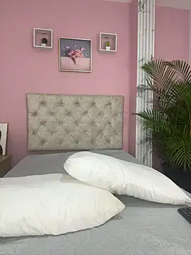 Snapshot of caro_lovings chatting on July 2, 3:45 am caro lovings online show from July 2, 3:45 am