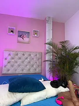 Snapshot of caro_lovings chatting on July 18, 3:44 am caro lovings online show from July 18, 3:44 am