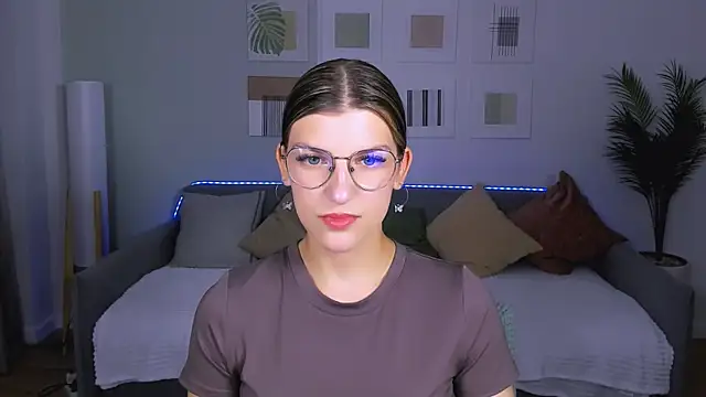 AnnaThorne online show from June 10, 3:50 am