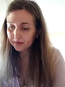 irresistibelle online show from April 21, 11:38 am