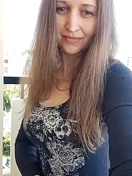 Snapshot of irresistibelle chatting on April 29, 10:41 am irresistibelle online show from April 29, 10:41 am