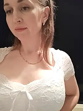 irresistibelle online show from August 9, 7:52 pm