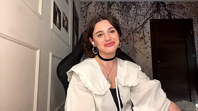 PamelaFougere online show from April 21, 3:07 pm